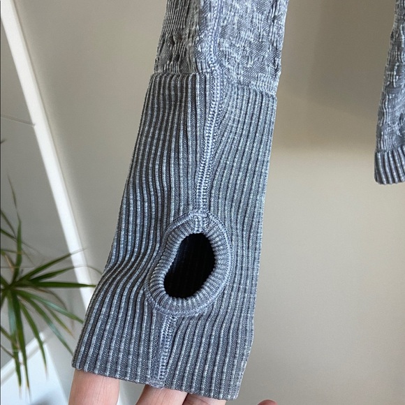 Lululemon Rest less Pullover - Picture 10 of 15